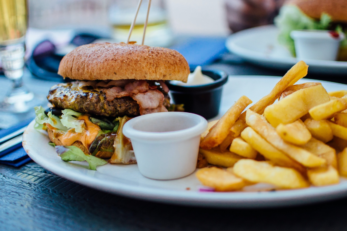 burger and chips